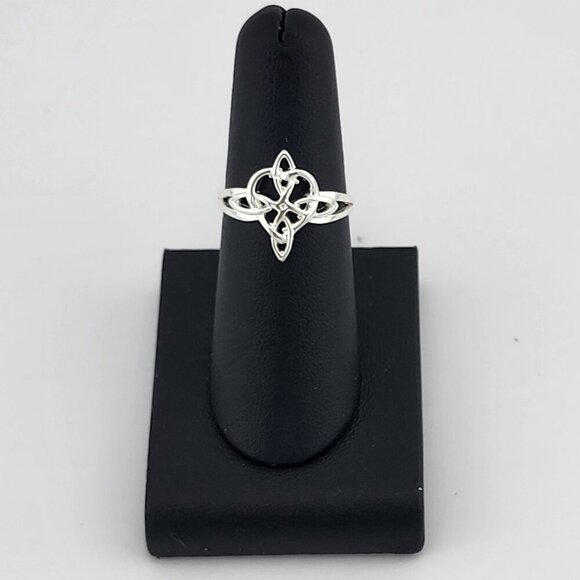Enchanted Witch's Knot Ring – Solid 925 Silver | Pagan & Wiccan Gift - Picture 4 of 7